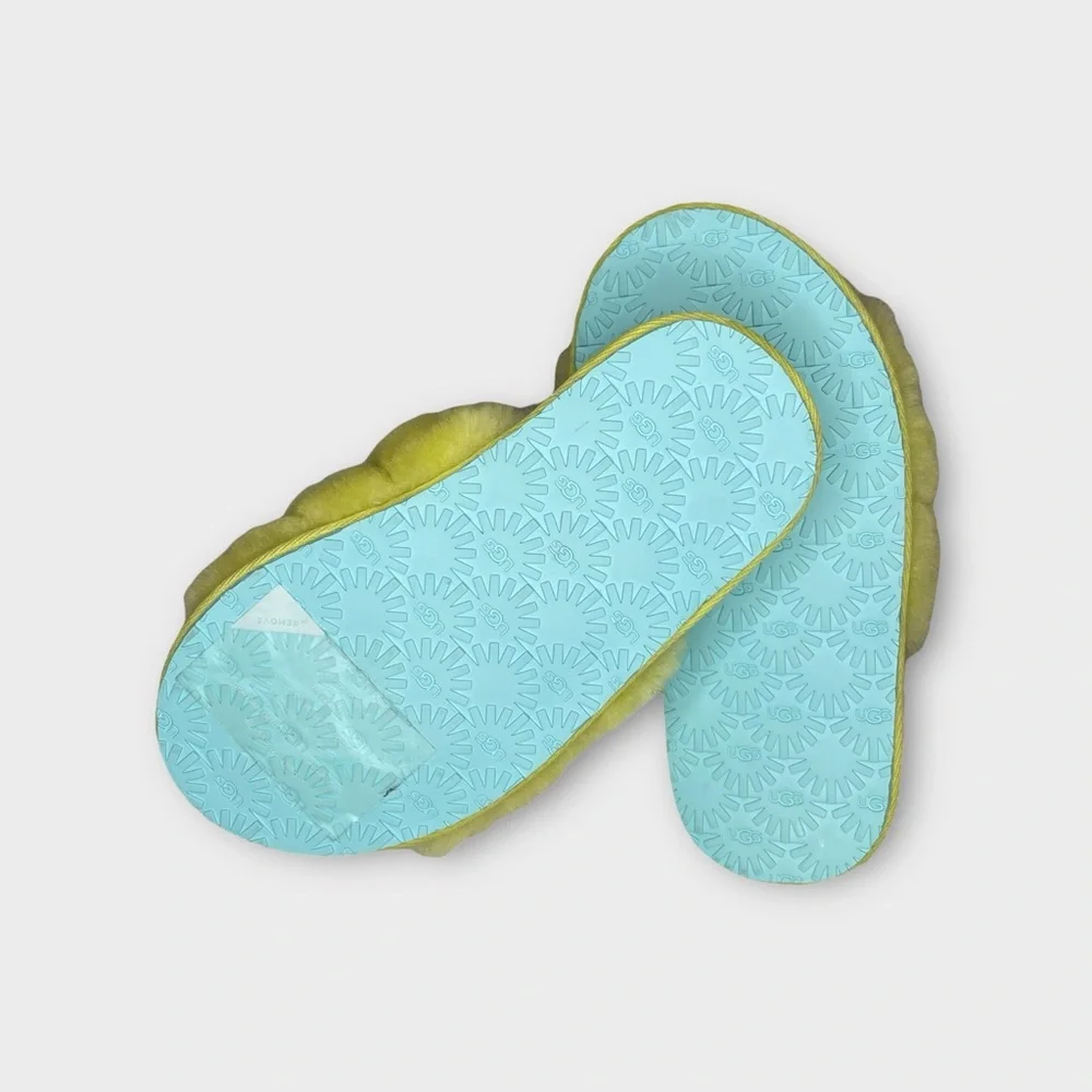 UGG lime pale